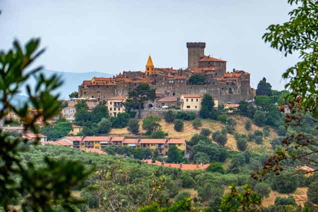 capalbio hotel vicino