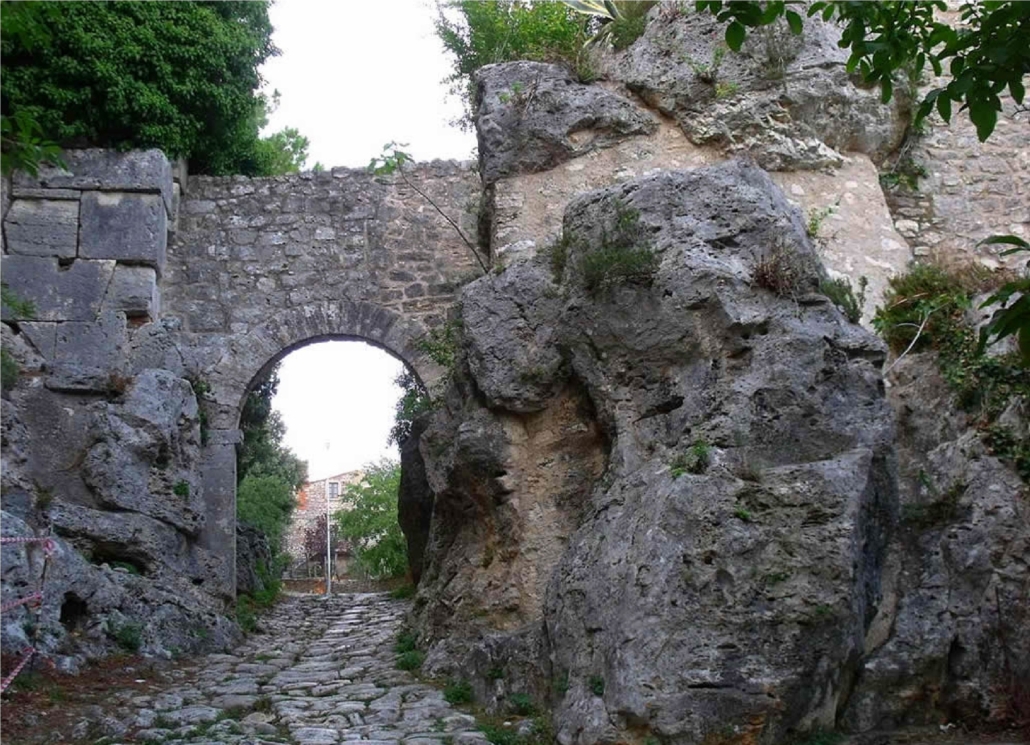 daturnia la porta
